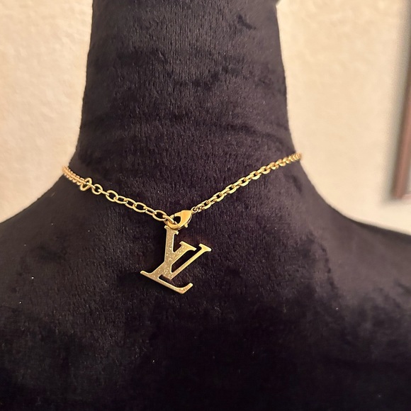 Louis Vuitton Pendant Gimme a clue Necklace LV Gold - Picture 11 of 15